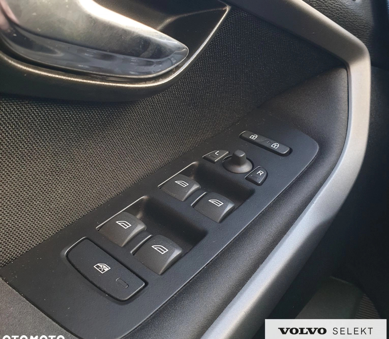 Volvo V40 cena 59900 przebieg: 190800, rok produkcji 2018 z Chojnice małe 172